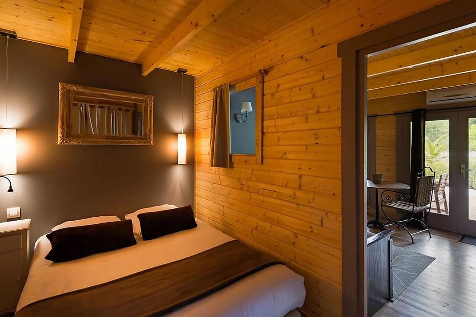 Lieux événementiels, QUAI DES PONTIS