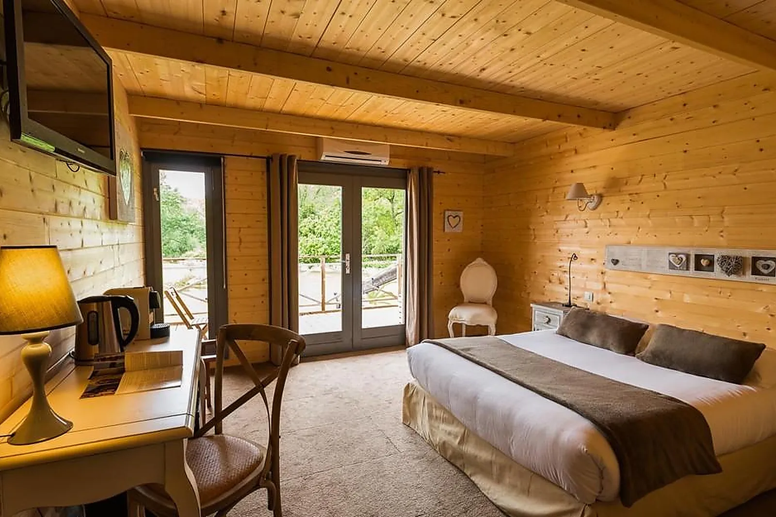 Lieux événementiels, QUAI DES PONTIS