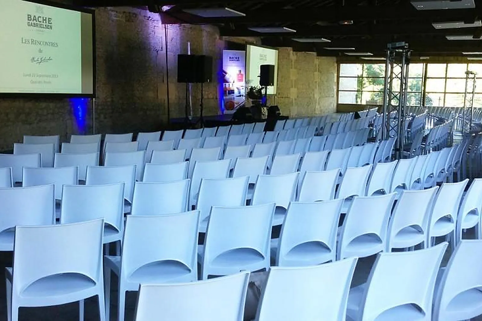 Lieux événementiels, QUAI DES PONTIS