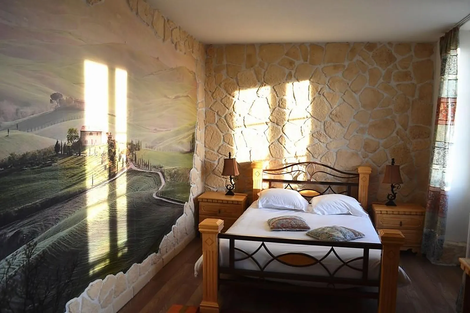 Lieux événementiels, QUEEN SERENITY HOTEL