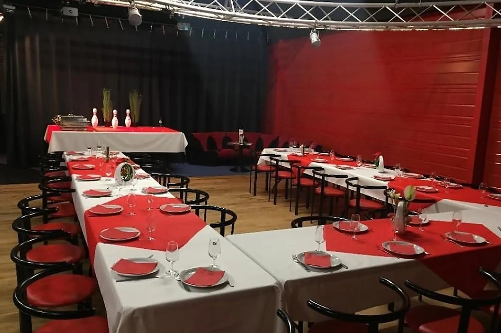 Lieux événementiels, RED BOWL