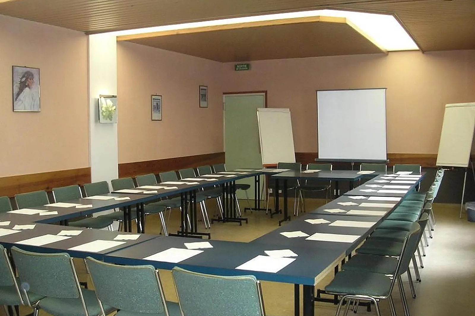 Lieux événementiels, RELAIS DE LA PLACE