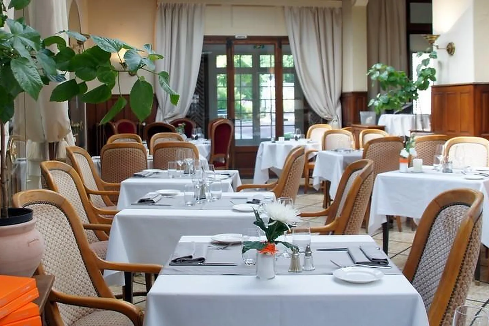 Lieux événementiels, RELAIS DES TROIS CHÂTEAUX