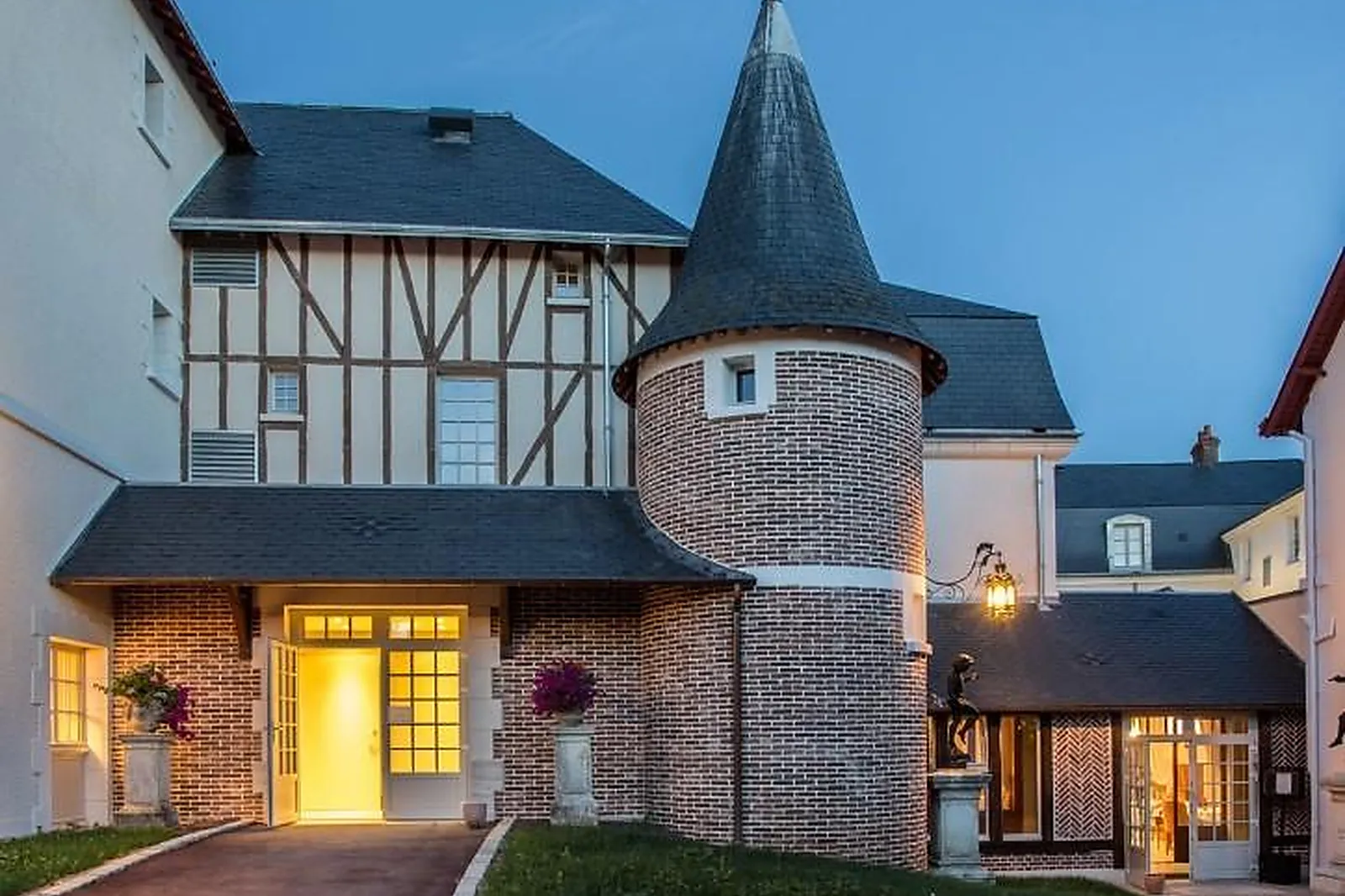 Lieux événementiels, RELAIS DES TROIS CHÂTEAUX