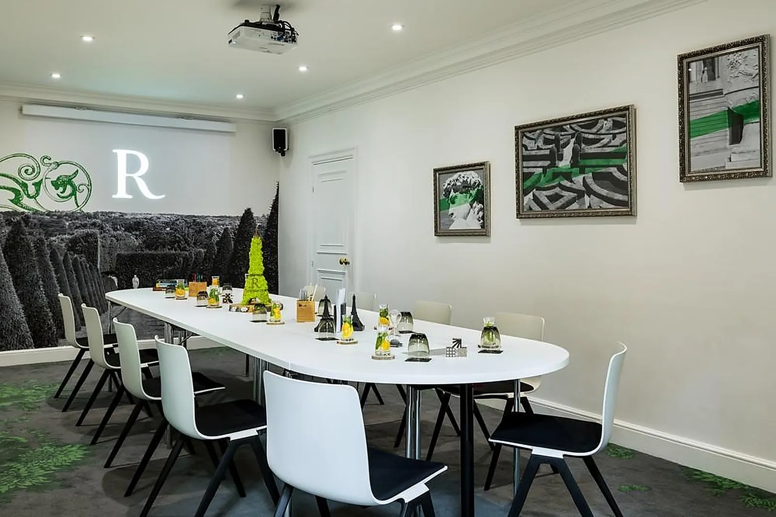 Lieux événementiels, RENAISSANCE PARIS NOBEL TOUR EIFFEL HÔTEL