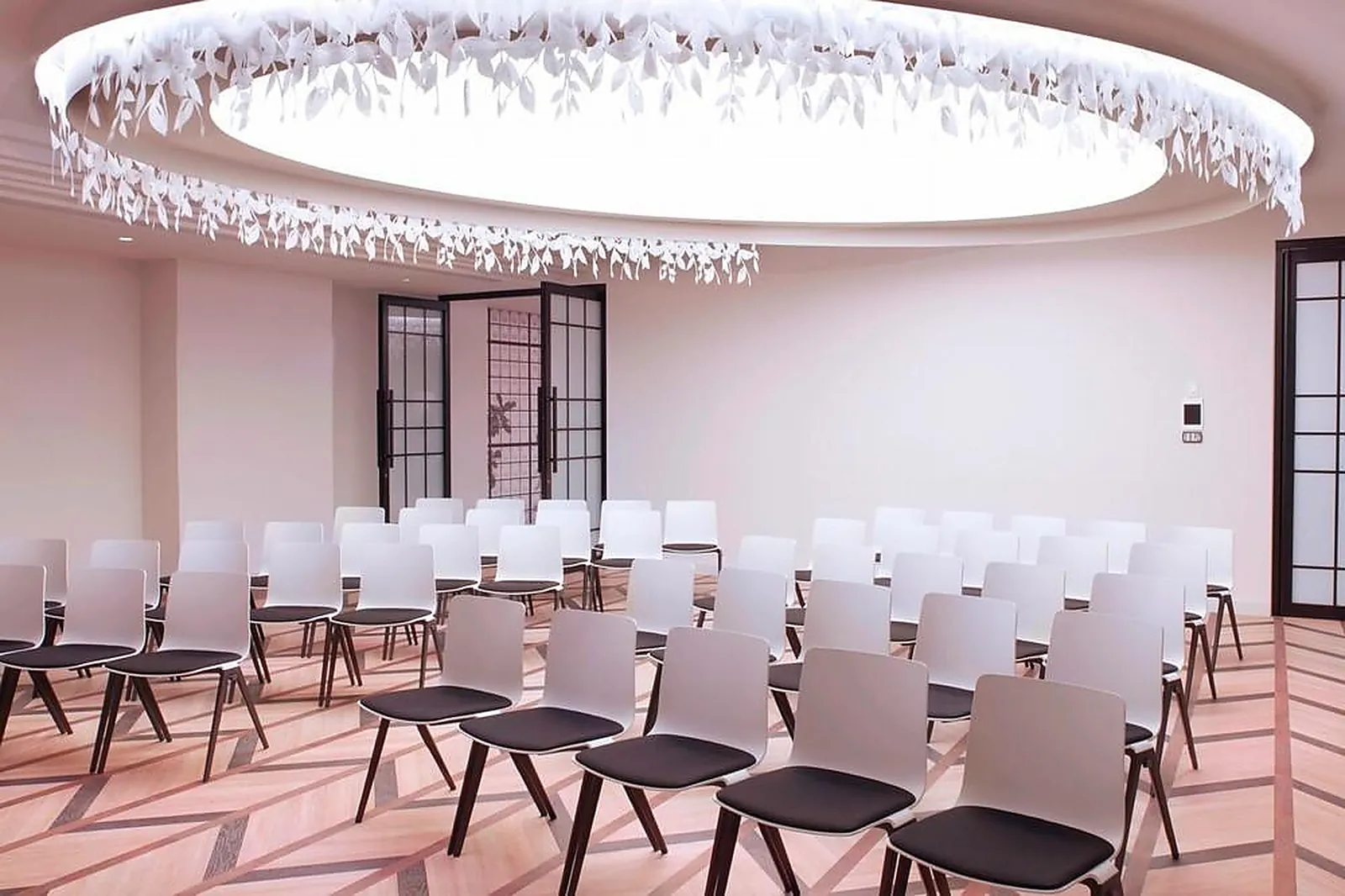 Lieux événementiels, RENAISSANCE PARIS NOBEL TOUR EIFFEL HÔTEL