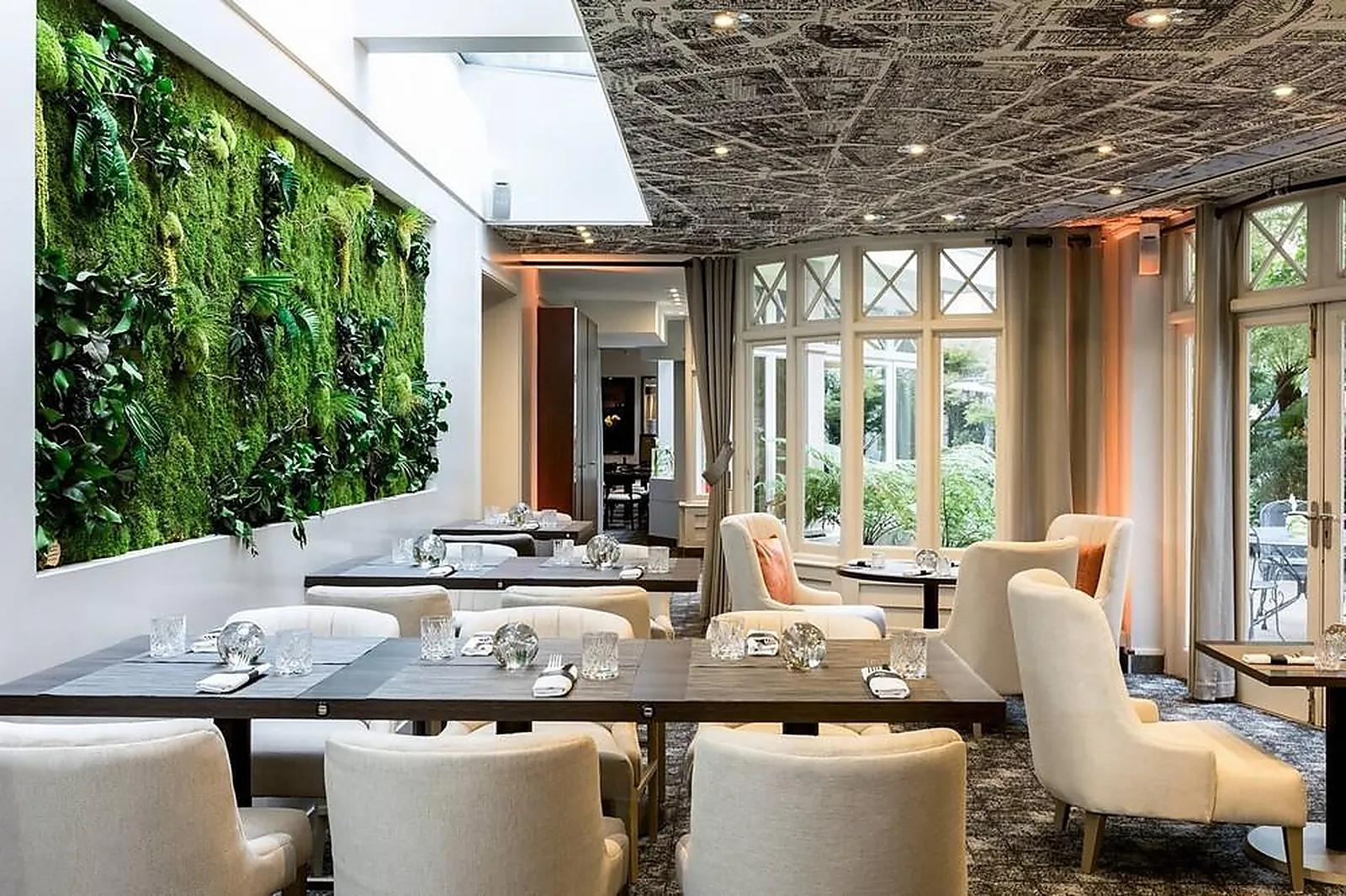 Lieux événementiels, RENAISSANCE PARIS NOBEL TOUR EIFFEL HÔTEL