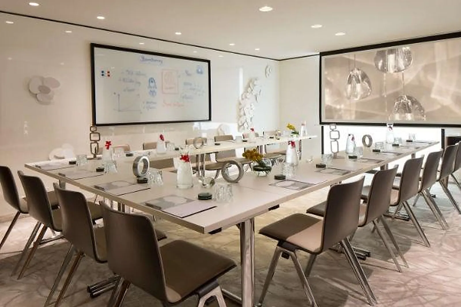 Lieux événementiels, RENAISSANCE PARIS REPUBLIQUE HOTEL