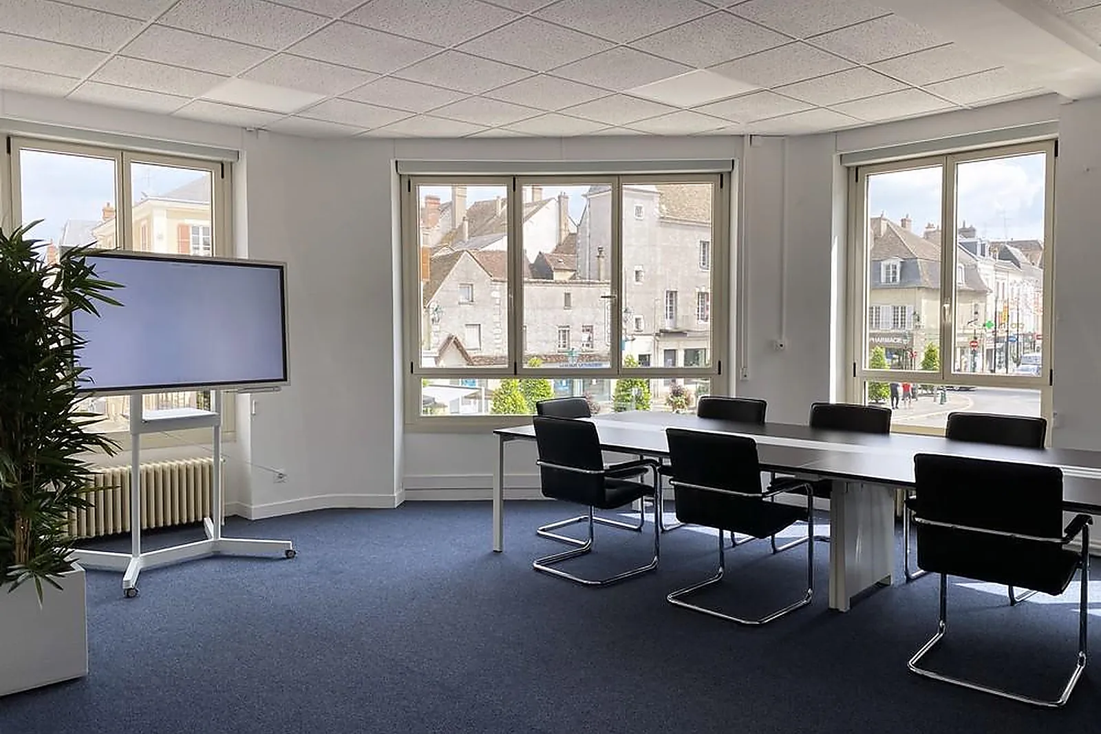 Lieux événementiels, RESIDE IMMOBILIER MONTARGIS