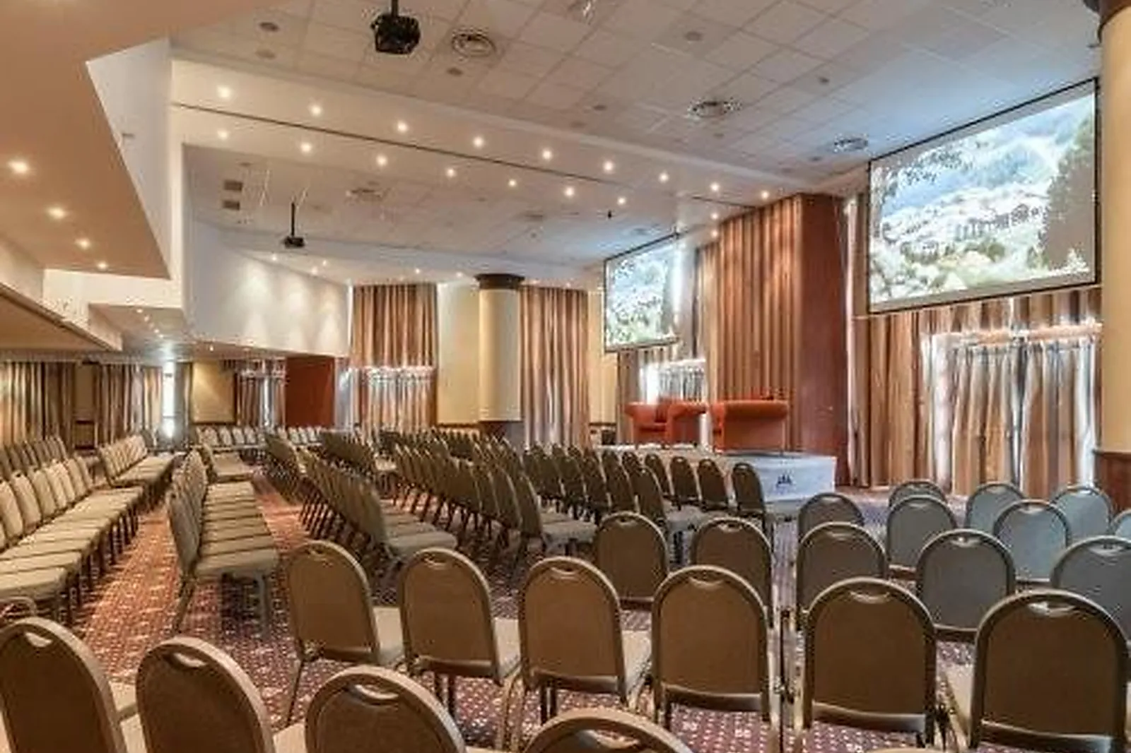 Lieux événementiels, RÉSIDENCE PIERRE ET VACANCES PREMIUM ARC 1950 LE VILLAGE