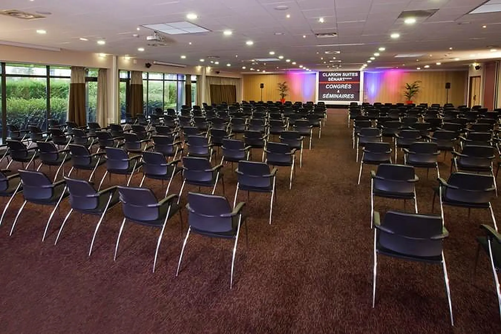 Lieux événementiels, RESIDHOME APPART HOTEL SUITES PARIS SÉNART