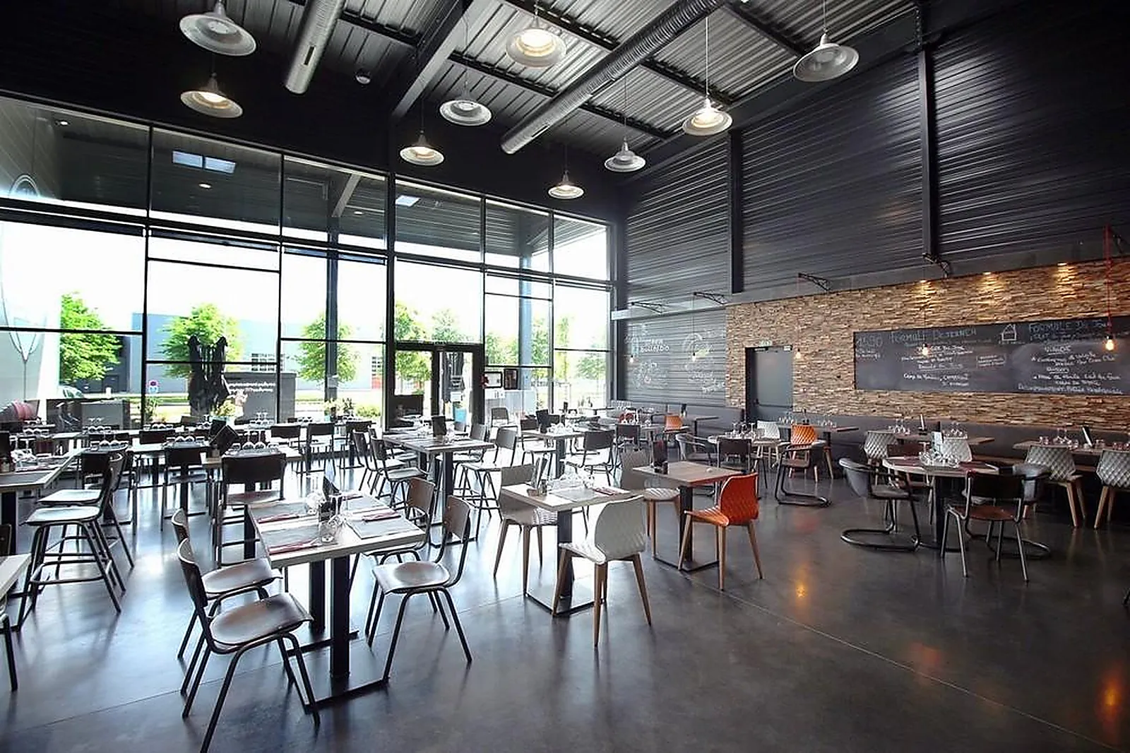 Lieux événementiels, RESTAURANT 1975