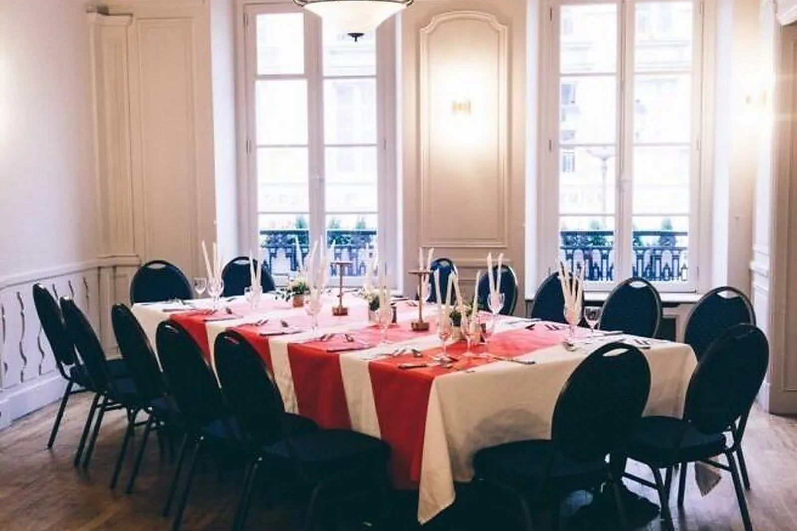 Lieux événementiels, RESTAURANT CHAPEAU