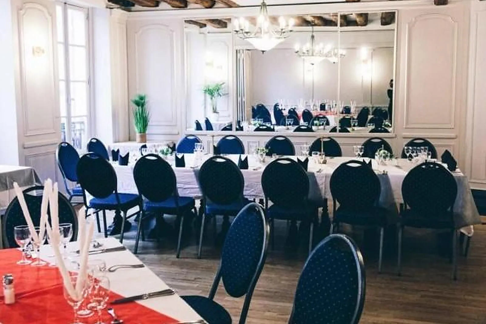 Lieux événementiels, RESTAURANT CHAPEAU