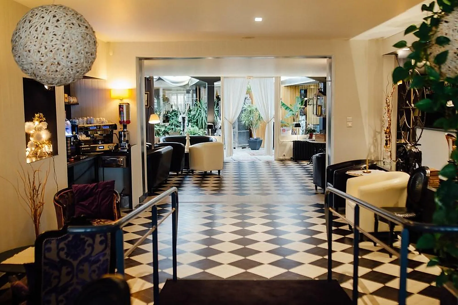 Lieux événementiels, RESTAURANT CHEVAL BLANC