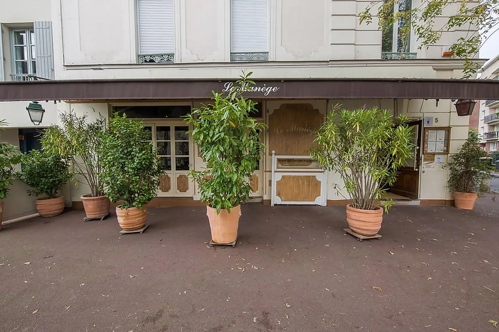 Lieux événementiels, RESTAURANT LE MANÈGE