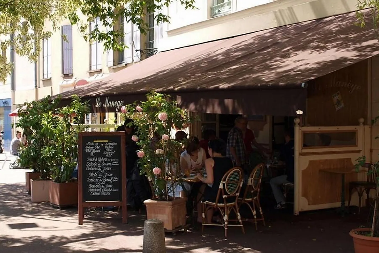 Lieux événementiels, RESTAURANT LE MANÈGE