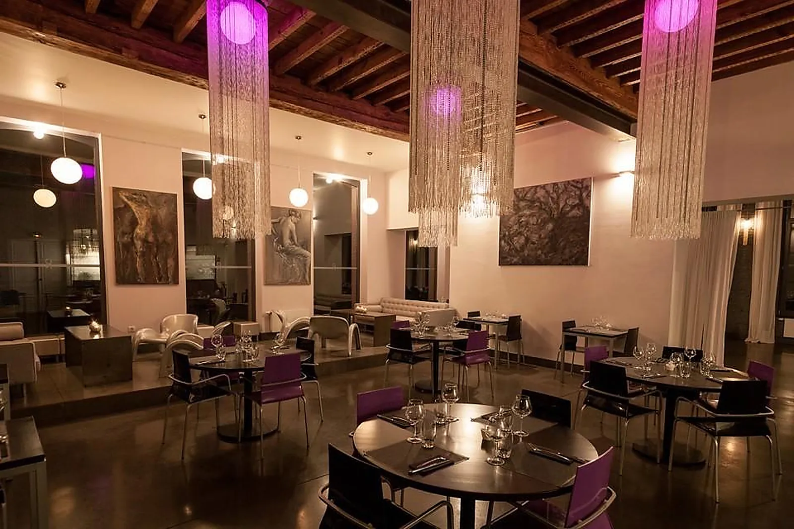 Lieux événementiels, RESTAURANT LE PARADOXE