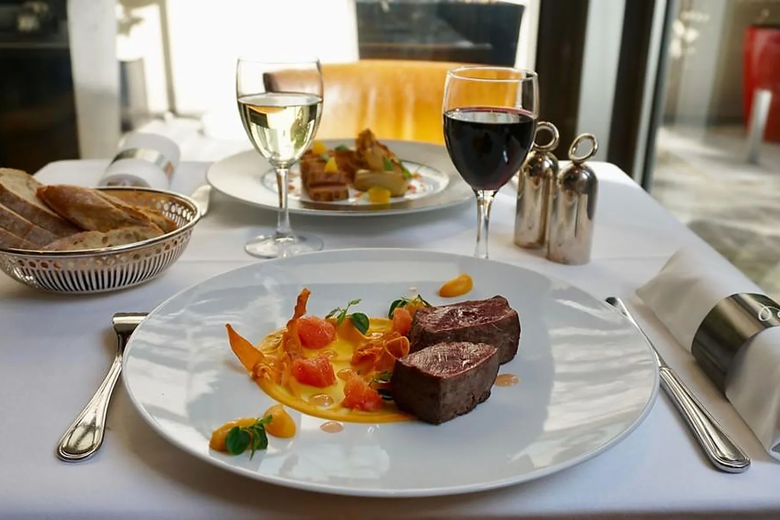 Lieux événementiels, RESTAURANT M64