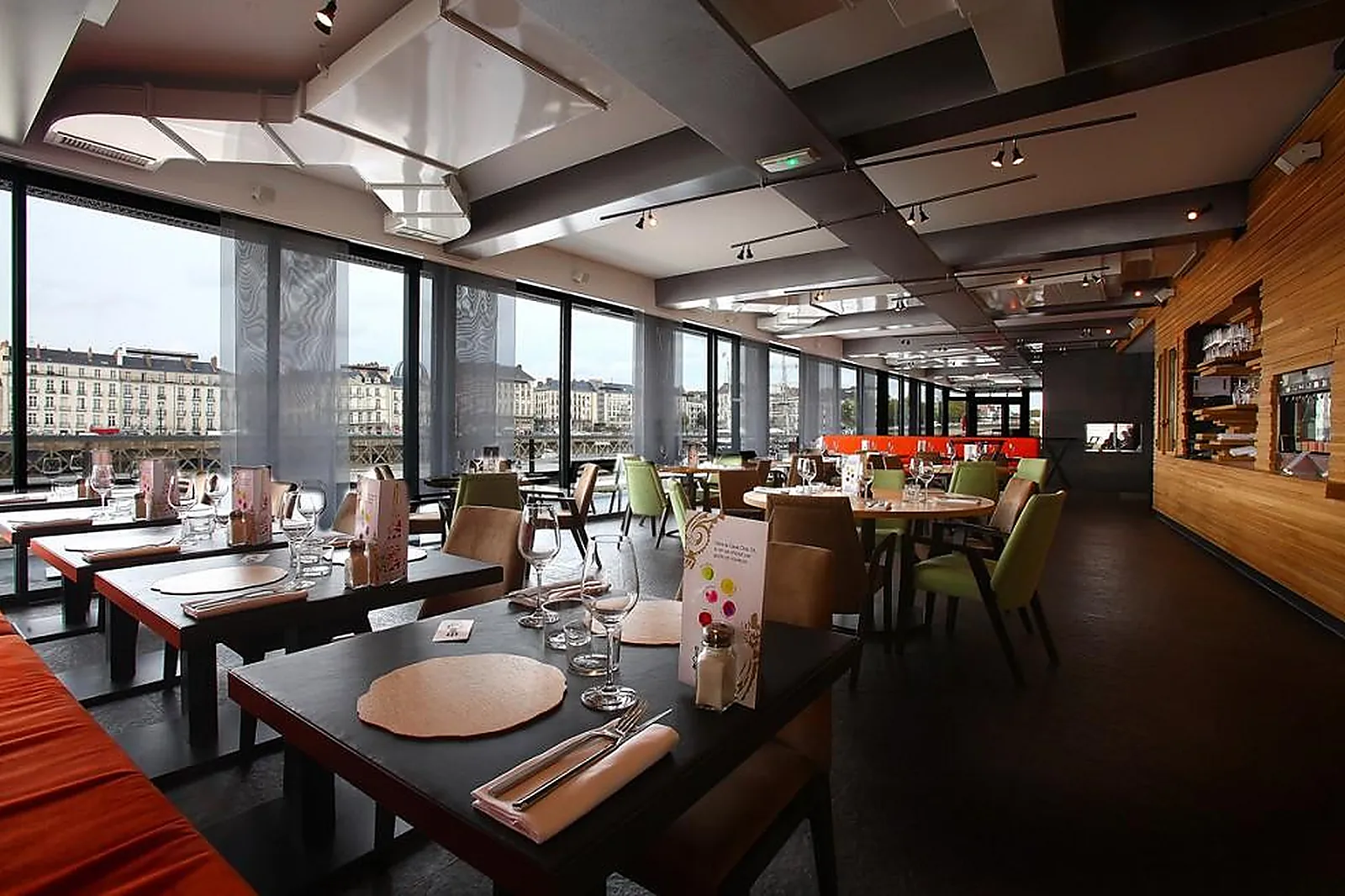 Lieux événementiels, RESTAURANT O DECK