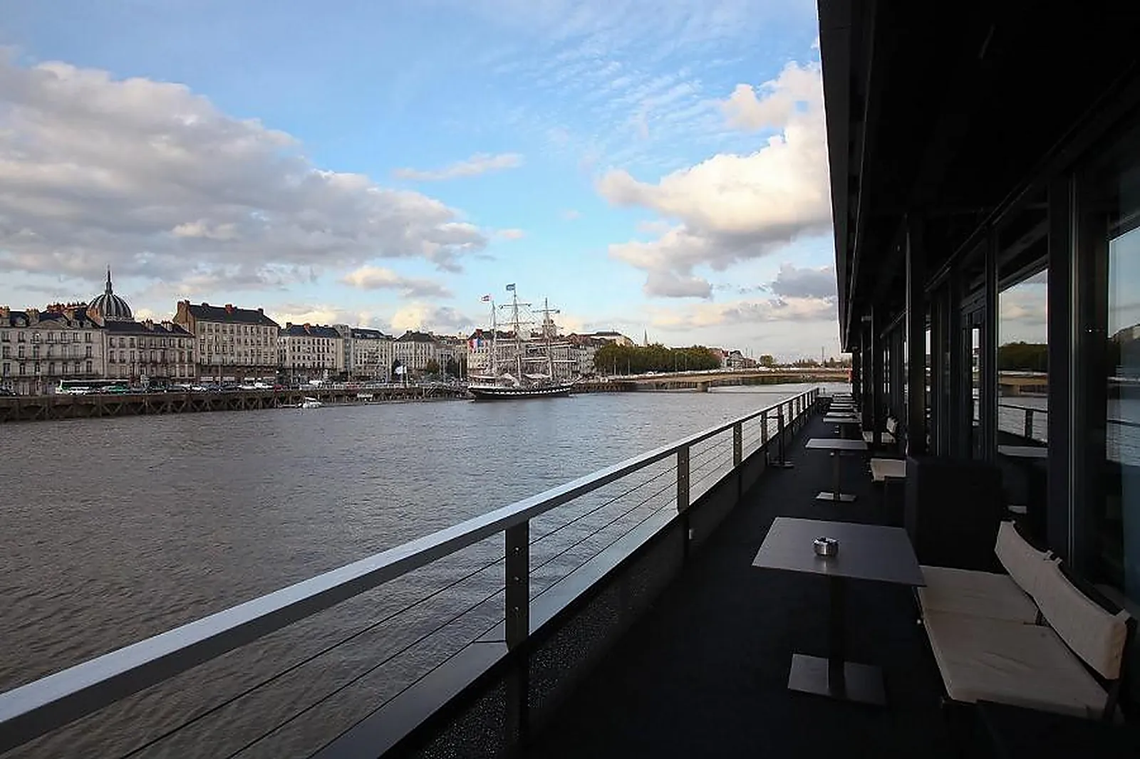 Lieux événementiels, RESTAURANT O DECK