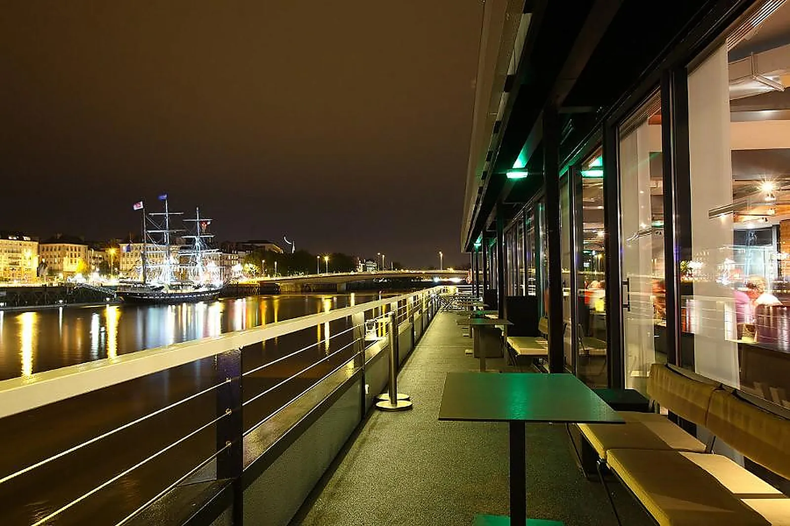 Lieux événementiels, RESTAURANT O DECK