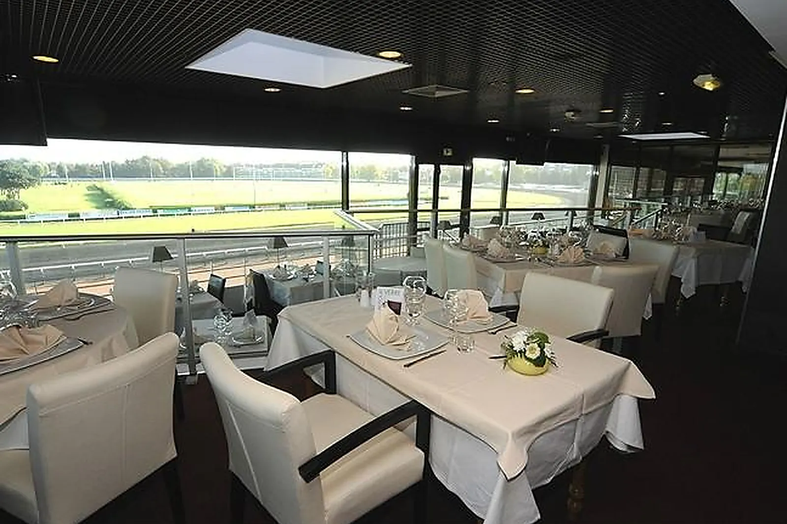 Lieux événementiels, RESTAURANT DE L'HIPPODROME