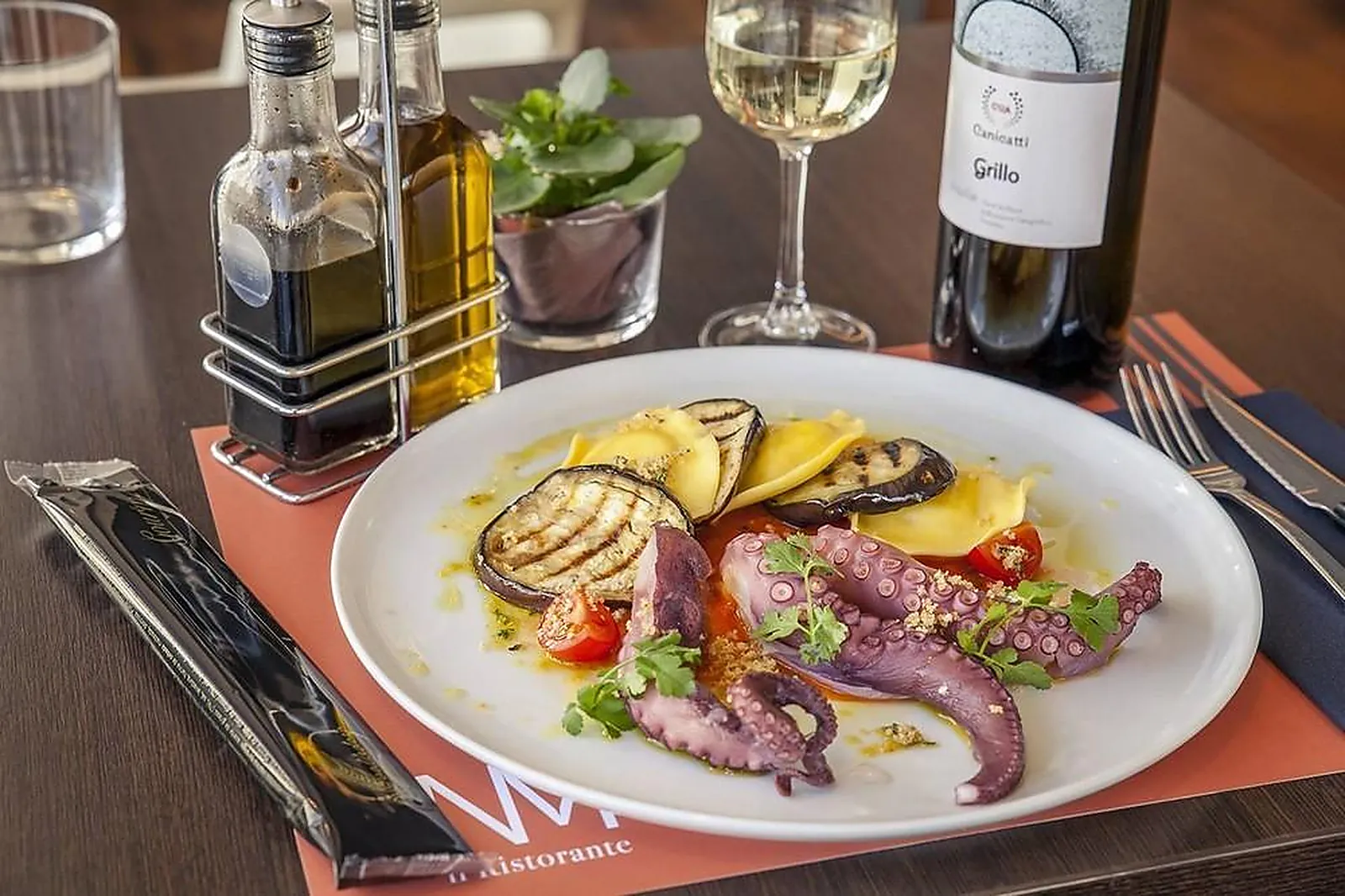 Lieux événementiels, RESTAURANT DE L'UNM