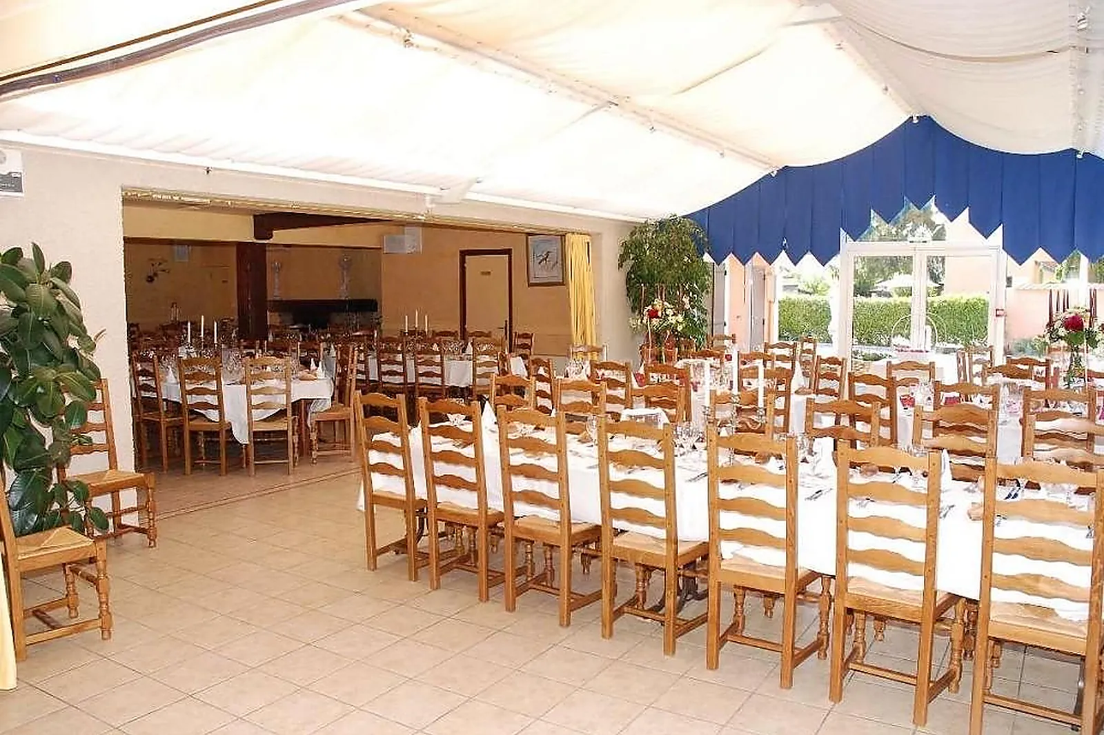 Lieux événementiels, RESTAURANT DES DOMBES