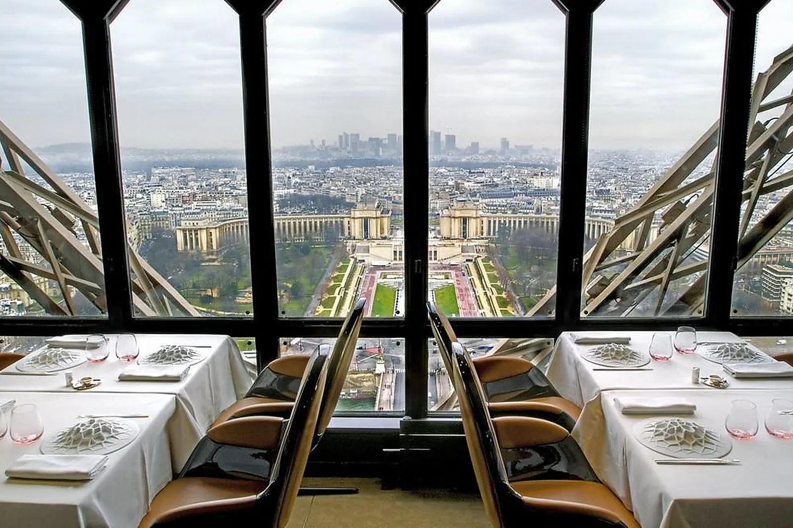 Lieux événementiels, RESTAURANT LE JULES VERNE