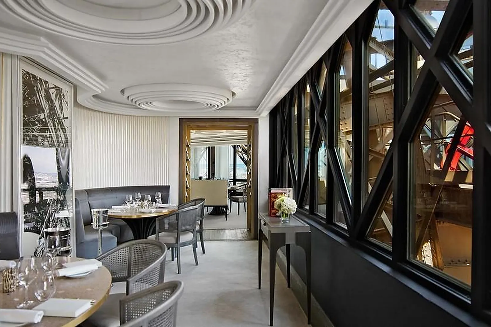 Lieux événementiels, RESTAURANT LE JULES VERNE