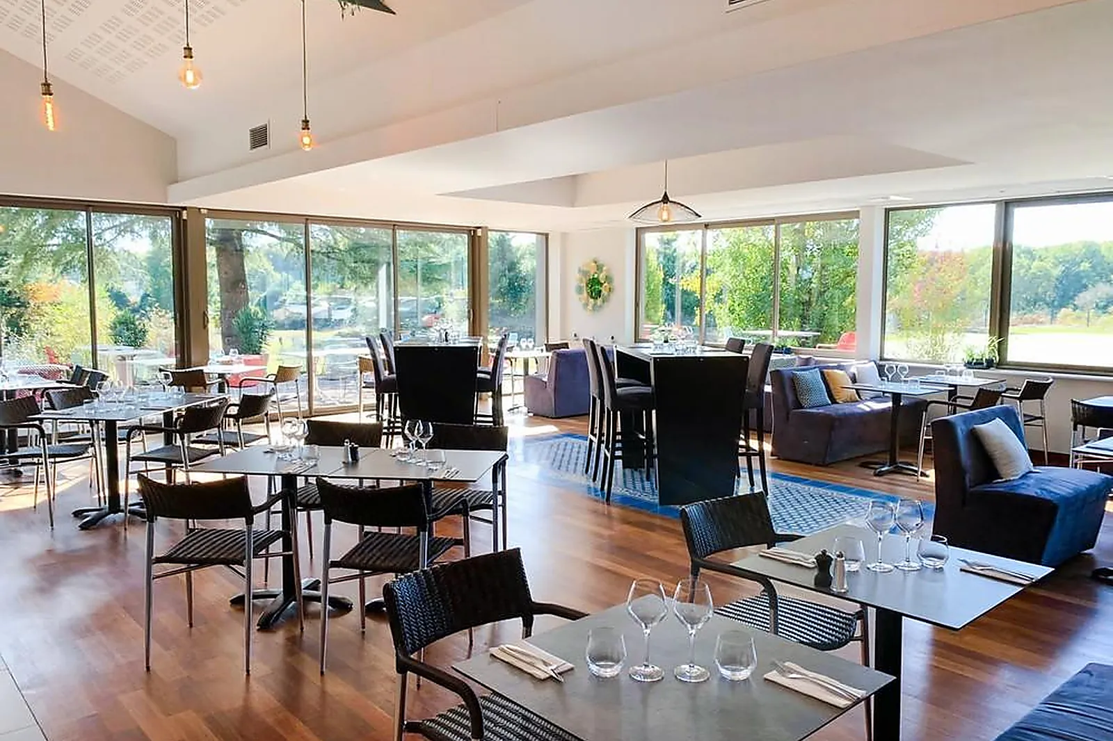 Lieux événementiels, RESTAURANT LES PETITES CHAUMES