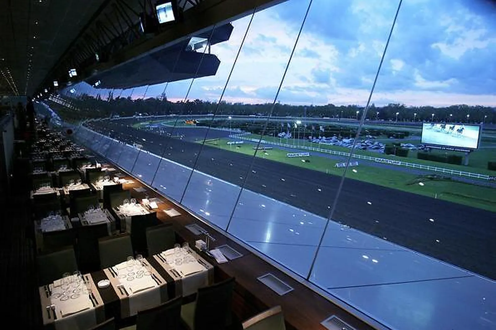 Lieux événementiels, RESTAURANTS PANORAMIQUES HIPPODROME PARIS-VINCENNES