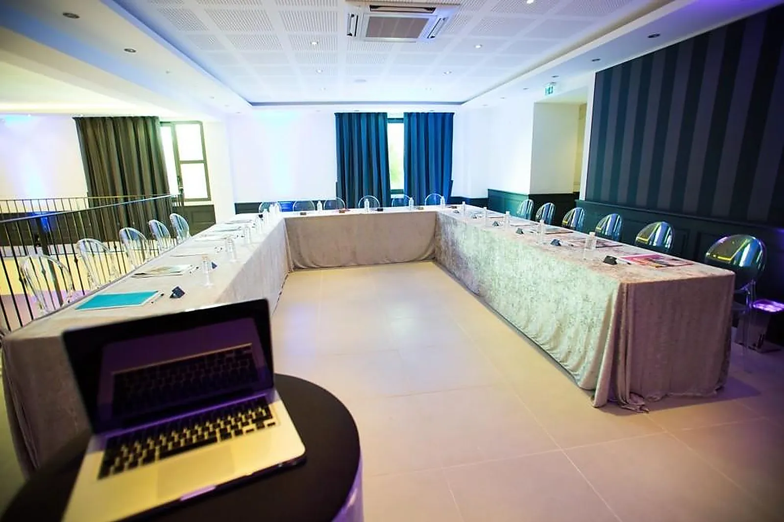 Lieux événementiels, RIVIERA SAINT PONS