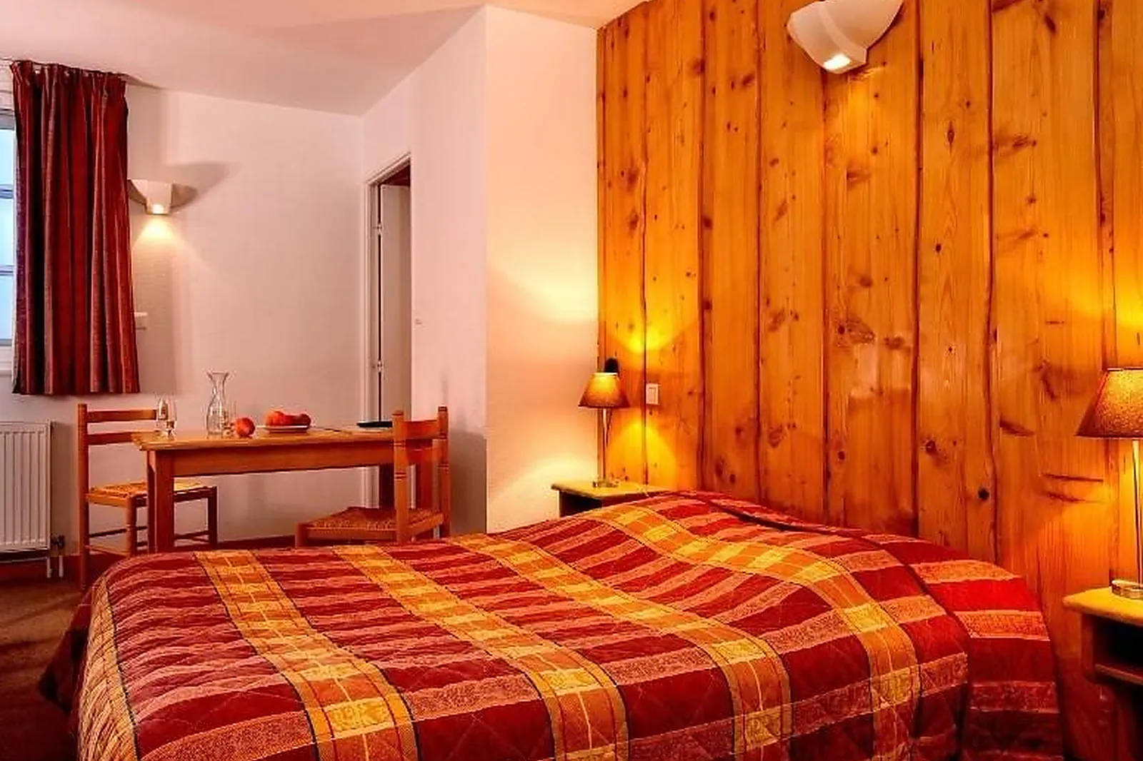 Lieux événementiels, ROUGE GAZON