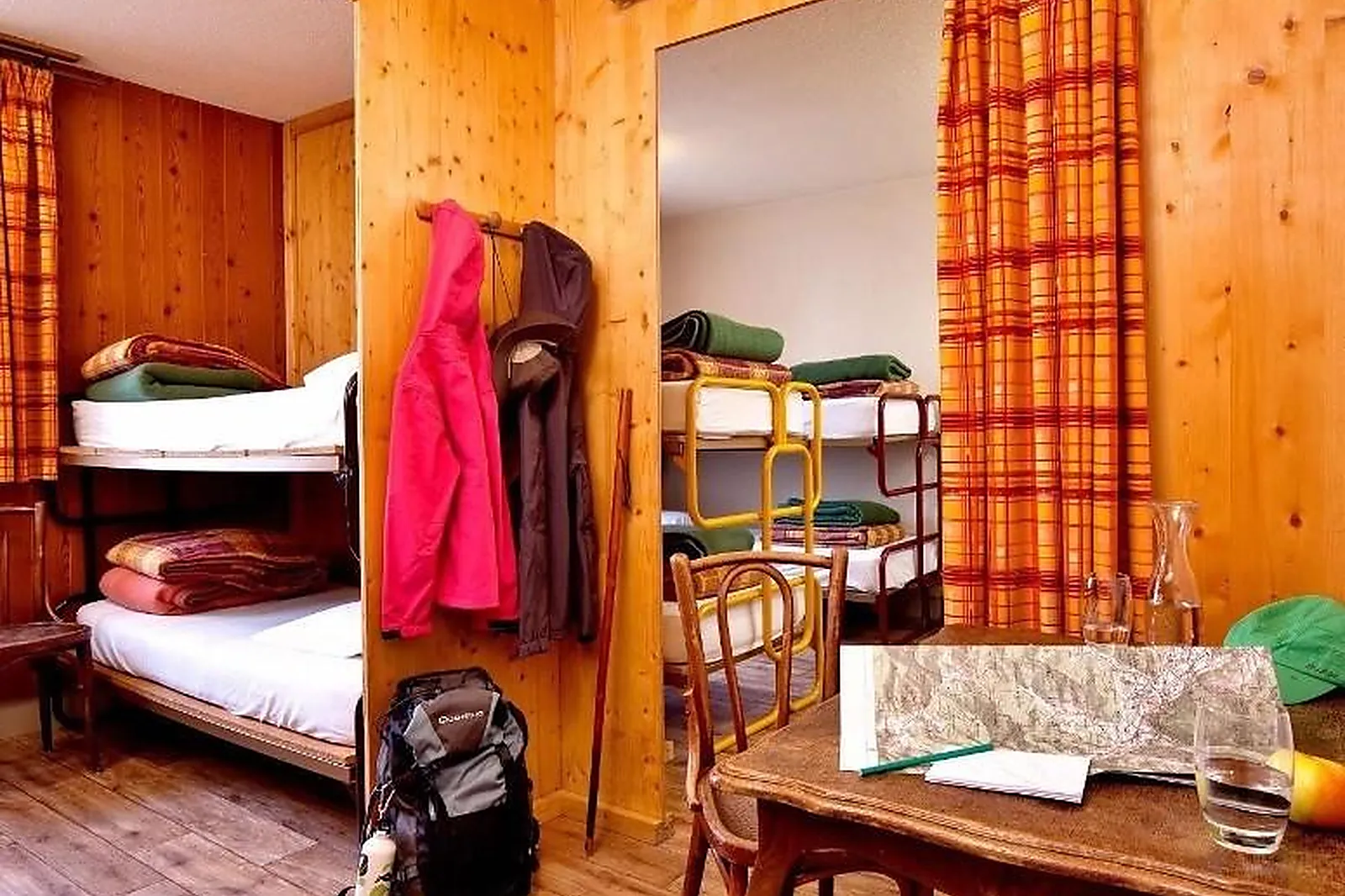 Lieux événementiels, ROUGE GAZON