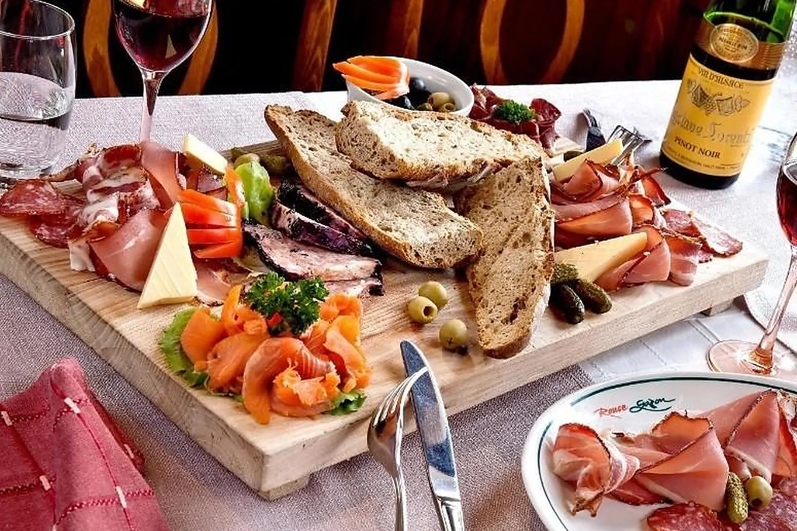 Lieux événementiels, ROUGE GAZON