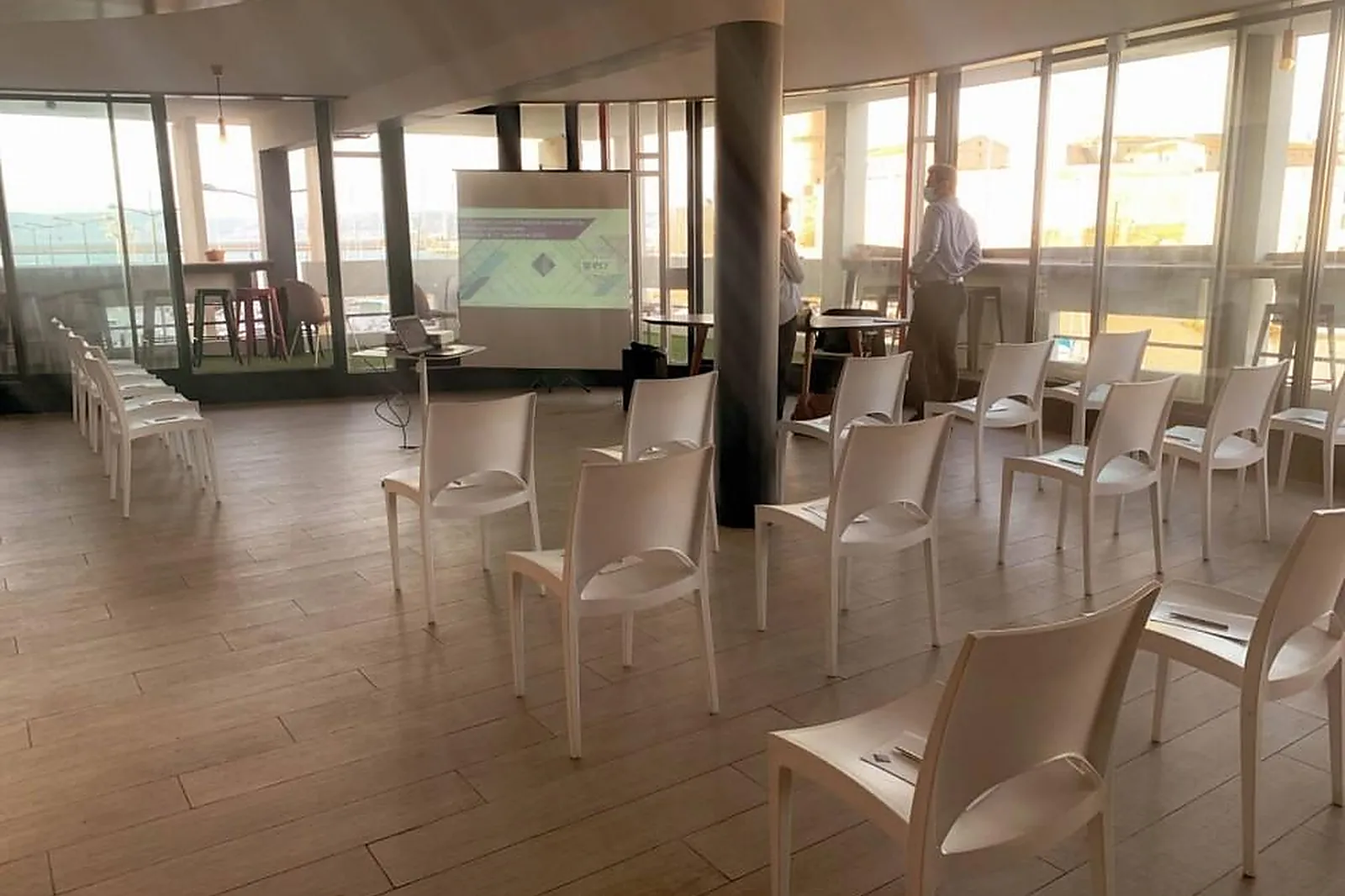 Lieux événementiels, ROWING CLUB