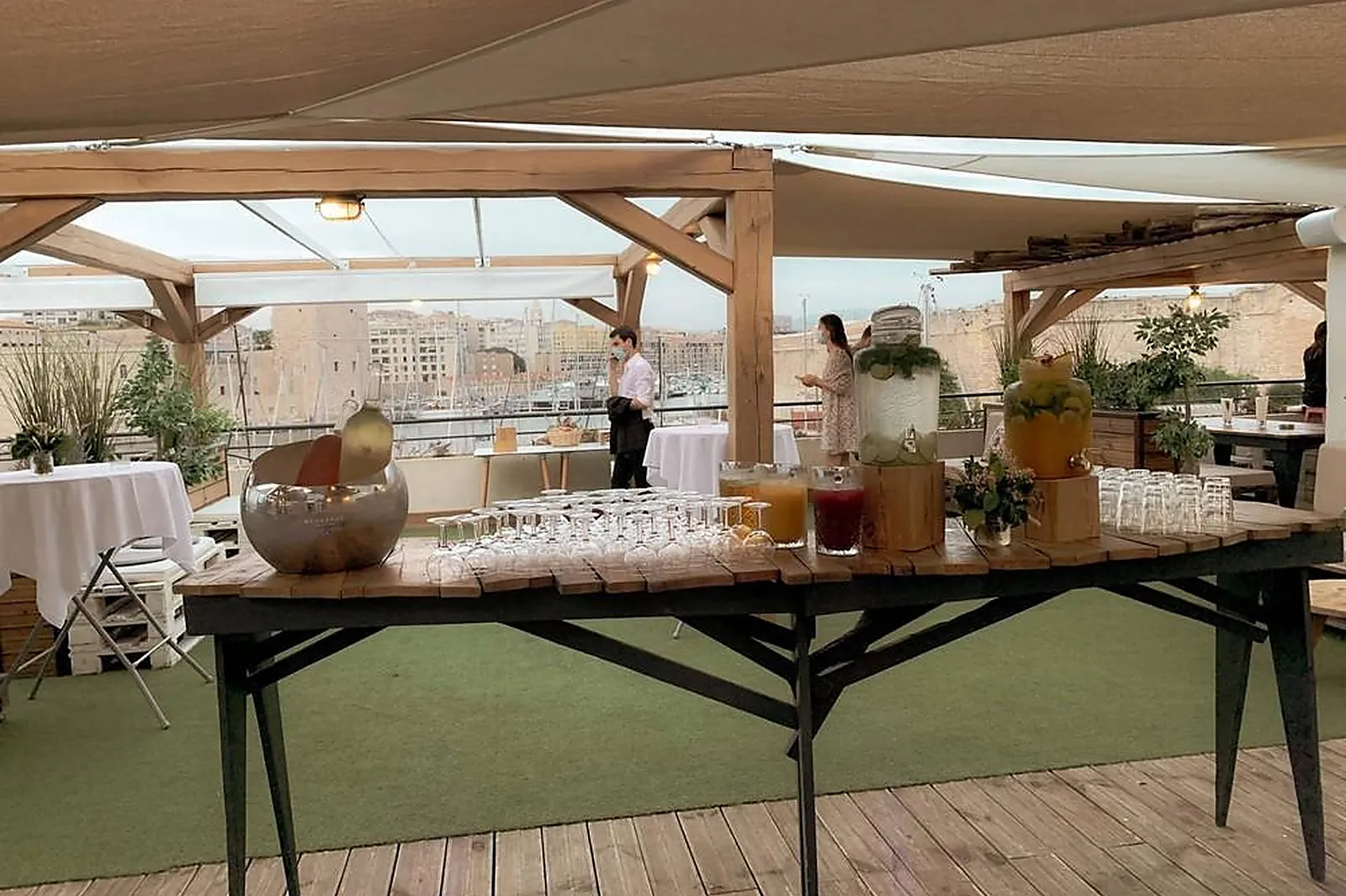 Lieux événementiels, ROWING CLUB