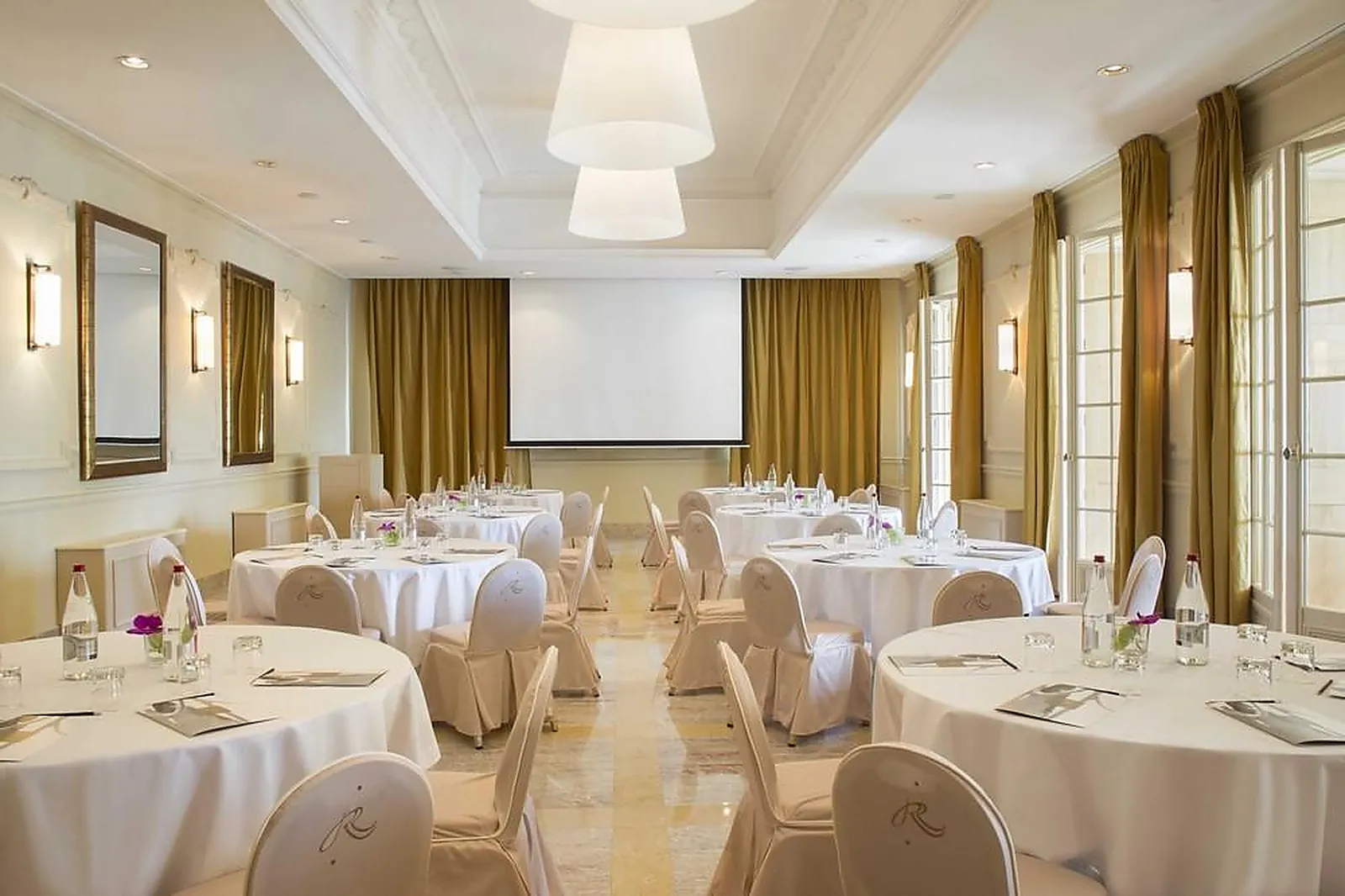 Lieux événementiels, ROYAL-RIVIERA