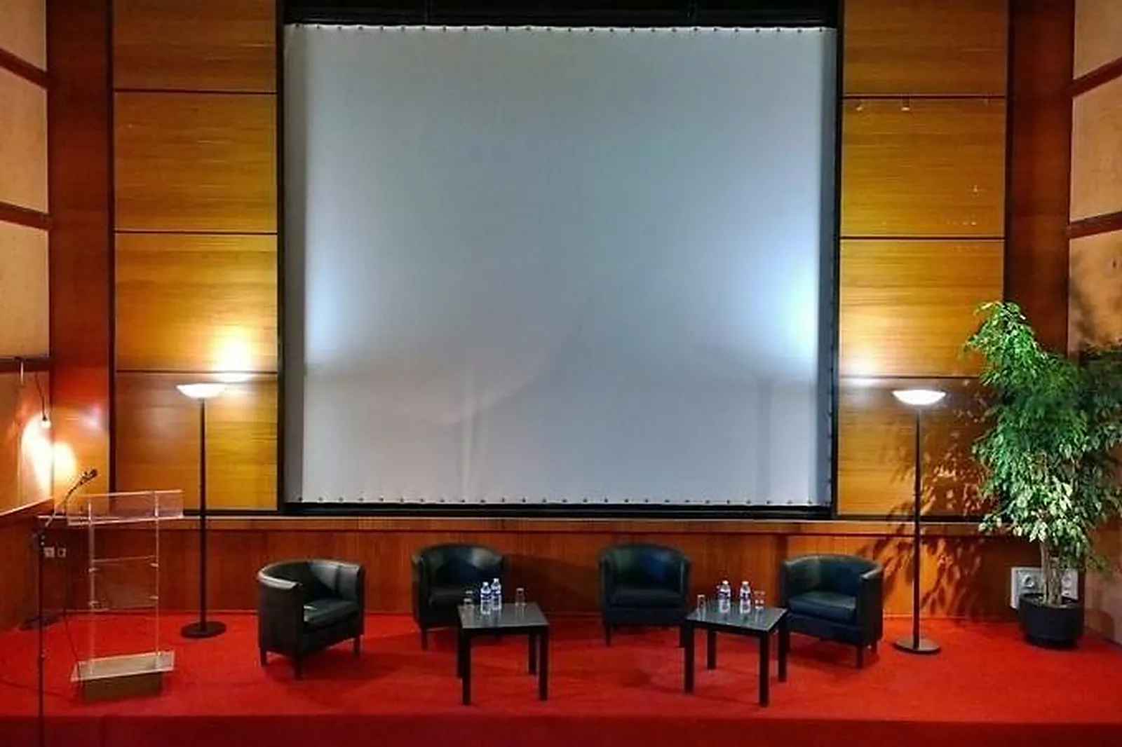 Lieux événementiels, S.N.H.F.