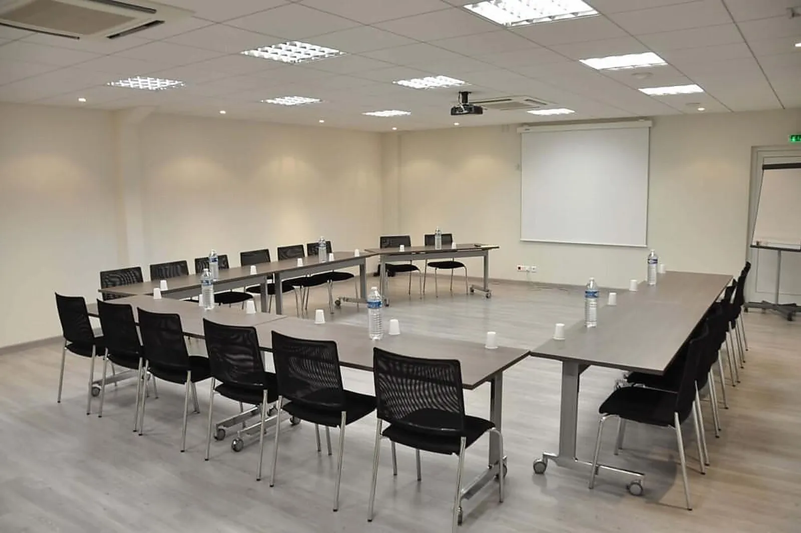 Lieux événementiels, SALLE 28