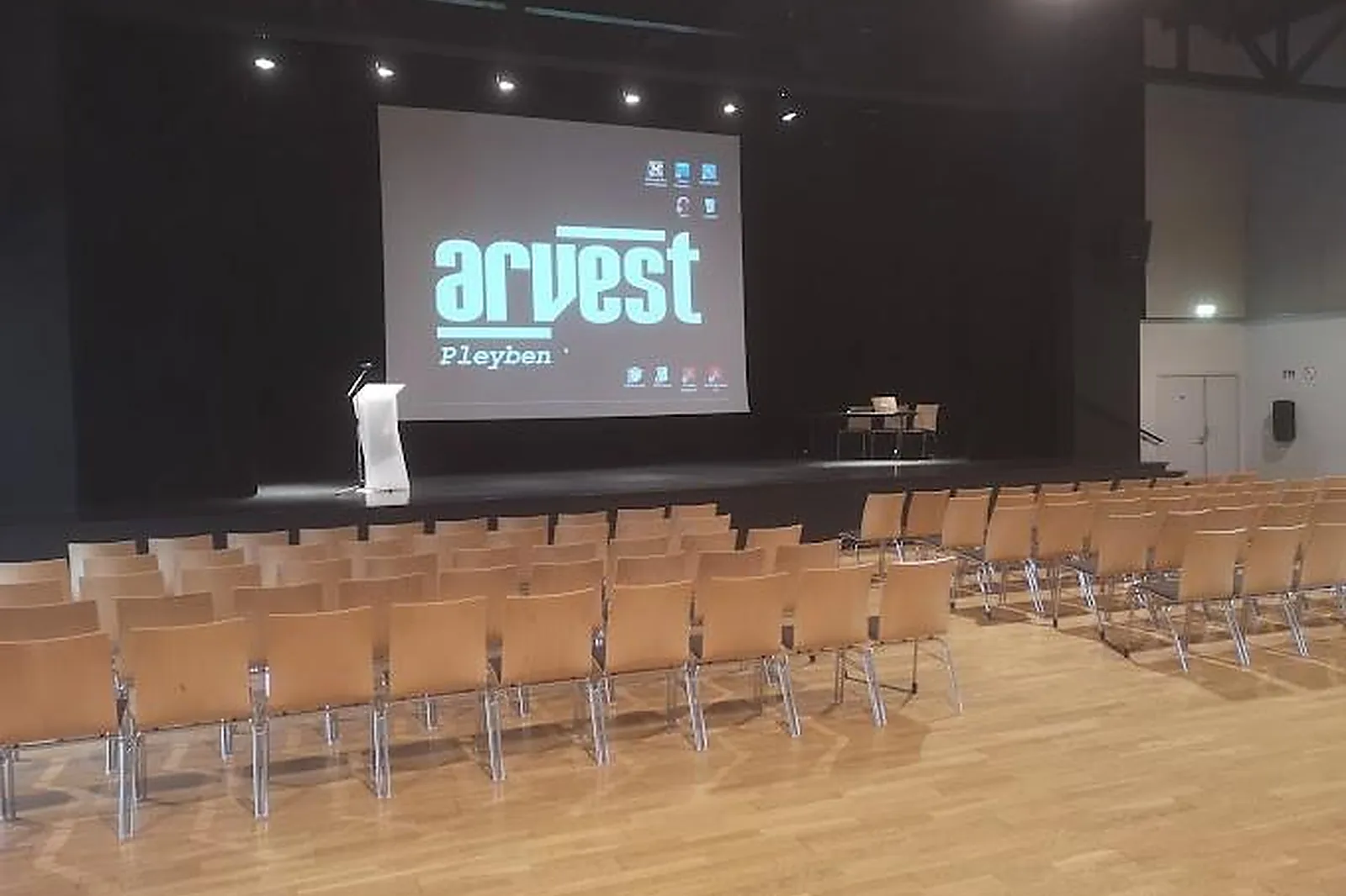 Lieux événementiels, SALLE ARVEST PLEYBEN