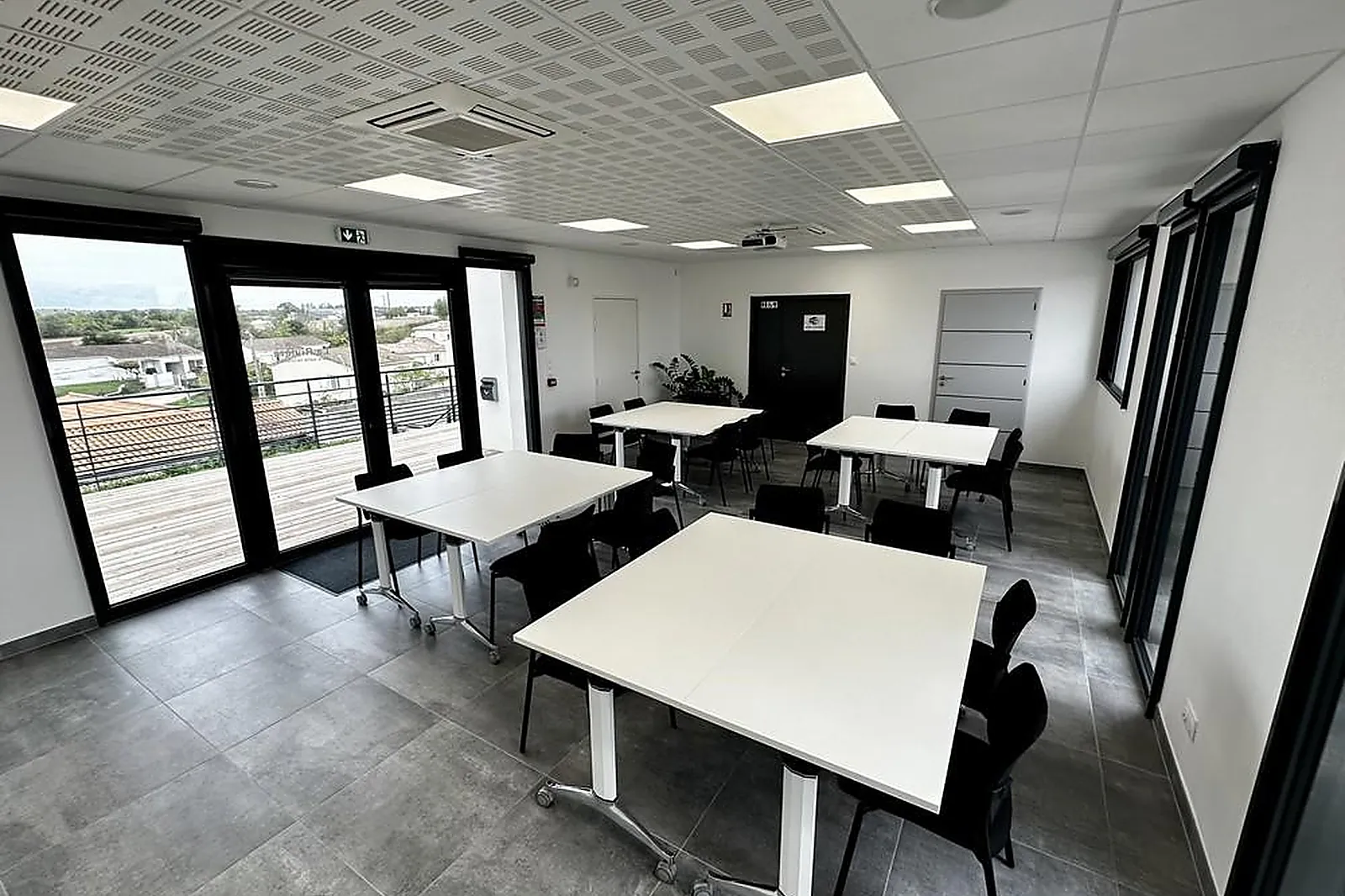 Lieux événementiels, SALLE LA RIVIÈRA