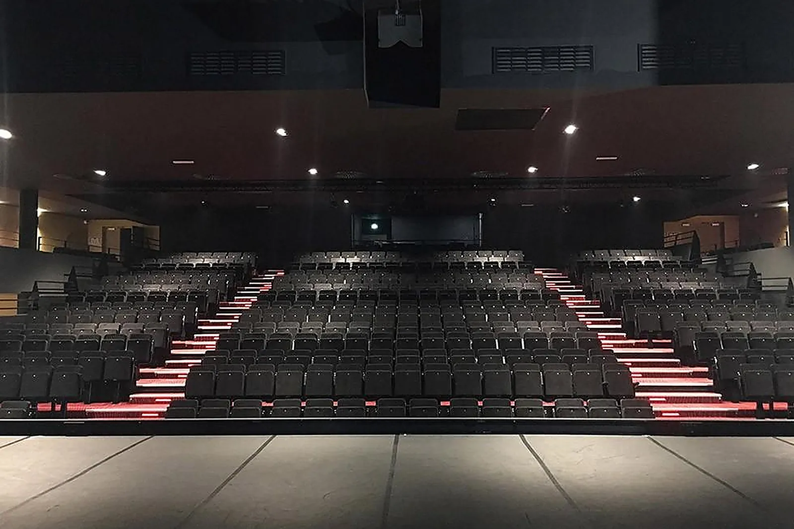 Lieux événementiels, SALLE DE SPECTACLE MILLÉSIME MONTÉVRAIN