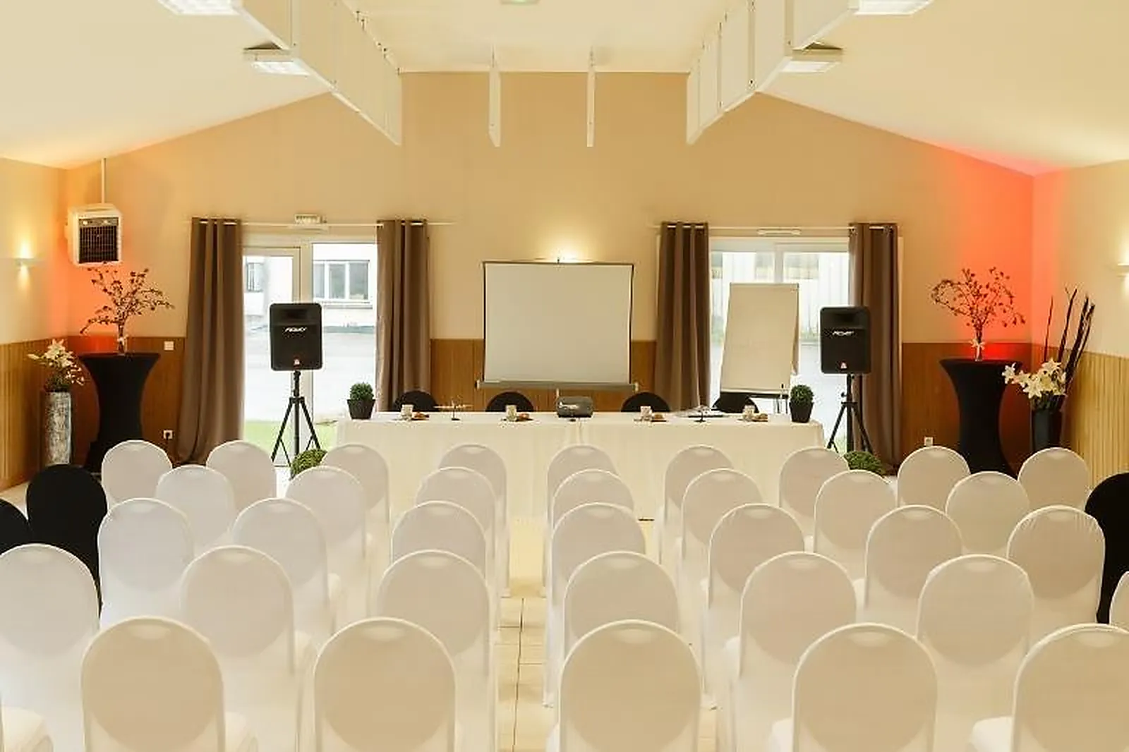 Lieux événementiels, SALLE DE L'AERODROME D'YVETOT