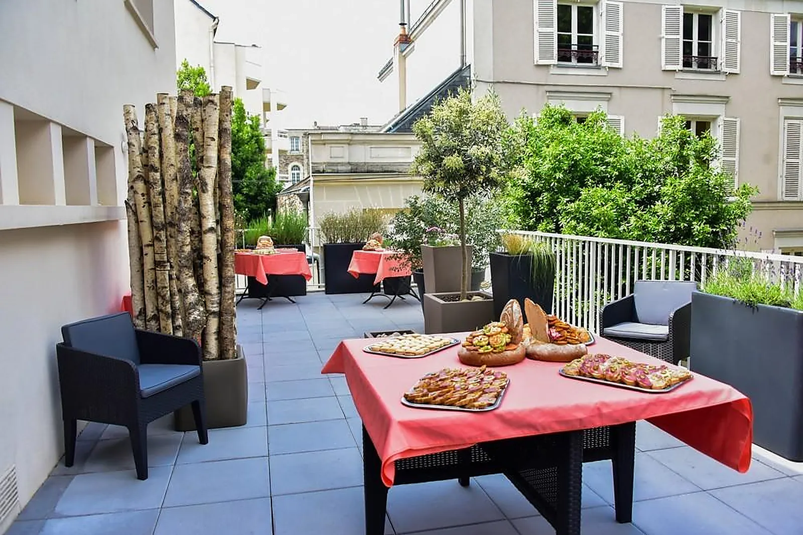 Lieux événementiels, SALONS 8EME SENS