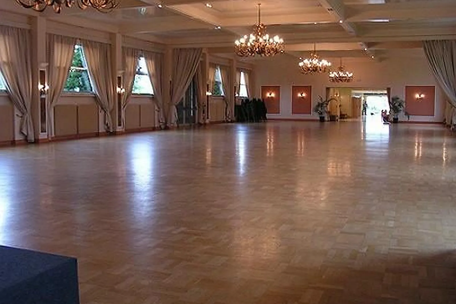 Lieux événementiels, SALONS ANTOINE DE SAINT-EXUPÉRY