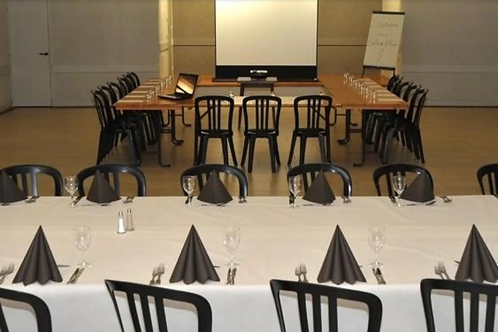 Lieux événementiels, SALONS DE LA LOUÉE