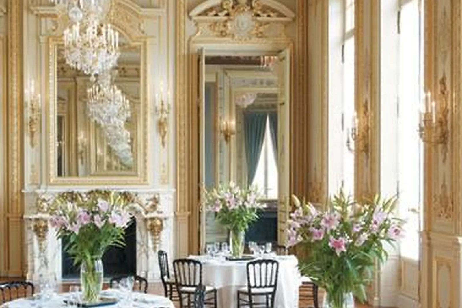 Lieux événementiels, SHANGRI-LA HOTEL